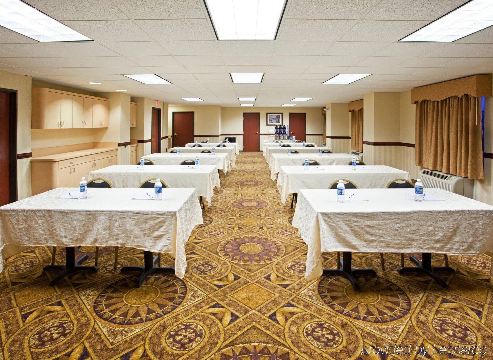 Holiday Inn Express Toledo-Oregon By Ihg Esterno foto